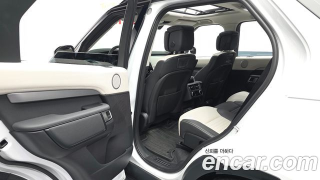 Land Rover Discovery 2025 — photo 16