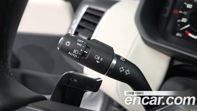 Land Rover Discovery 2025 — photo 30