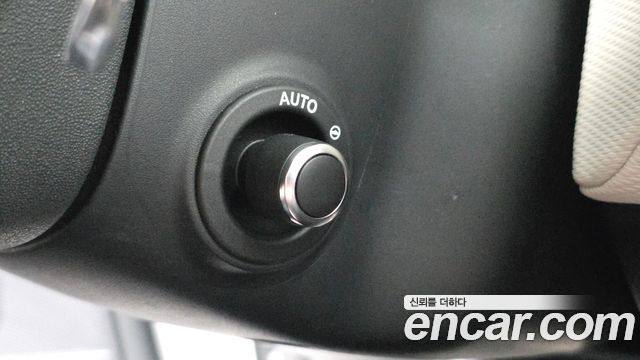 Land Rover Discovery 2025 — photo 31