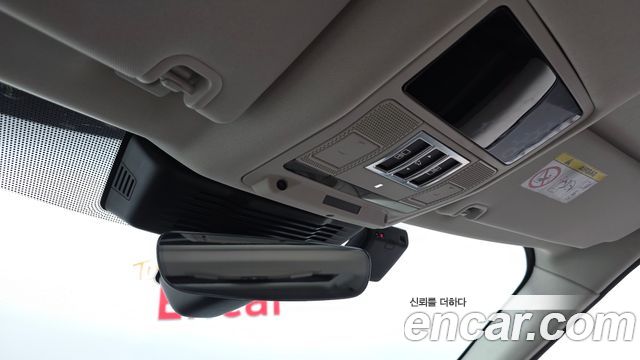 Land Rover Discovery 2025 — photo 32