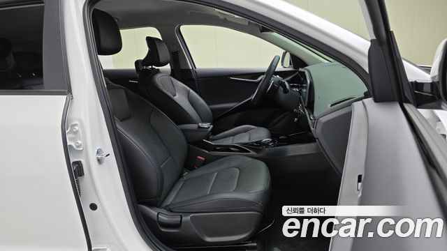 Kia Niro 2024 — photo 11