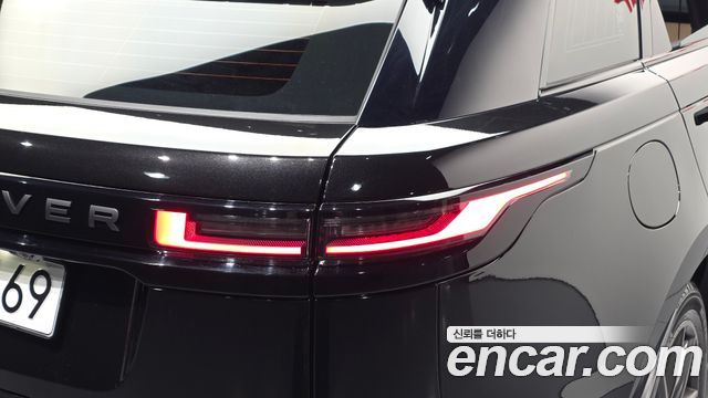 Land Rover Range Rover Velar 2025 — photo 9