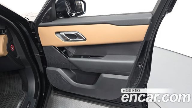 Land Rover Range Rover Velar 2025 — photo 14
