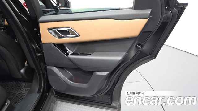 Land Rover Range Rover Velar 2025 — photo 15