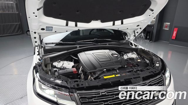 Land Rover Range Rover Velar 2026 — photo 6