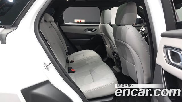 Land Rover Range Rover Velar 2026 — photo 18
