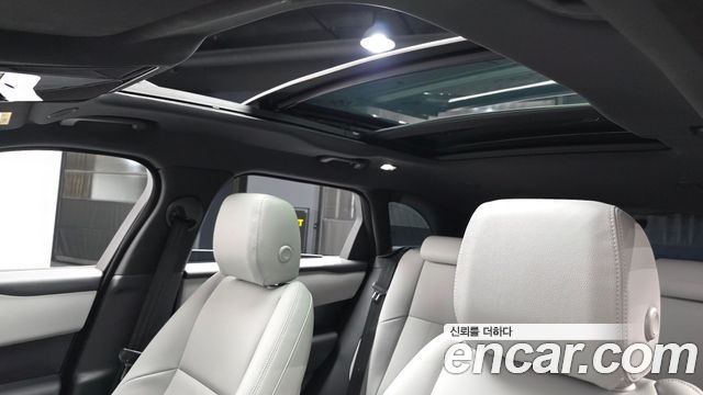 Land Rover Range Rover Velar 2026 — photo 25