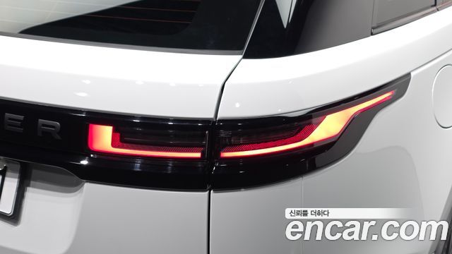 Land Rover Range Rover Velar 2026 — photo 9