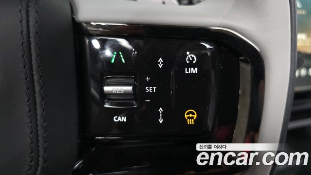 Land Rover Range Rover Velar 2026 — photo 28