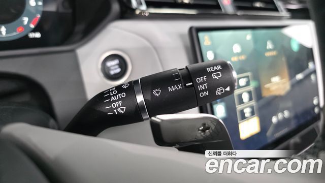 Land Rover Range Rover Velar 2026 — photo 29