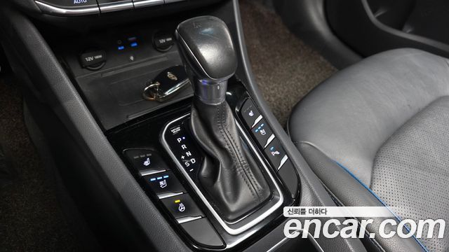 Hyundai Ioniq 2016 — photo 9