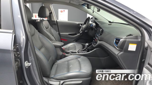 Hyundai Ioniq 2016 — photo 11