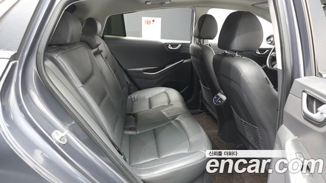 Hyundai Ioniq 2016 — photo 12