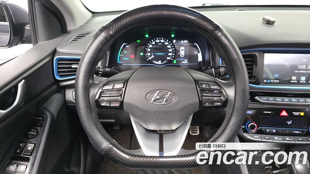 Hyundai Ioniq 2016 — photo 13