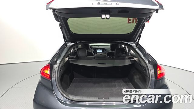Hyundai Ioniq 2016 — photo 20