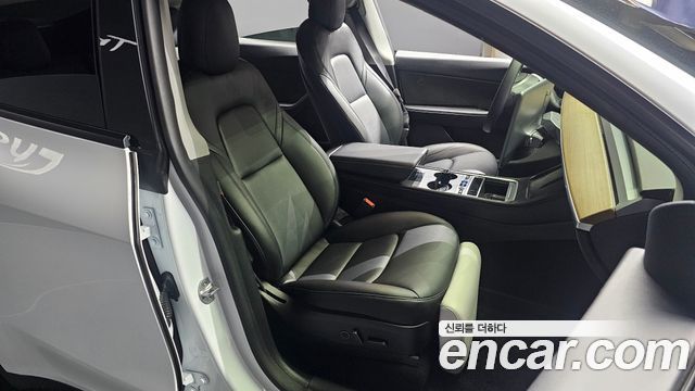 Tesla Model Y 2021 — photo 18