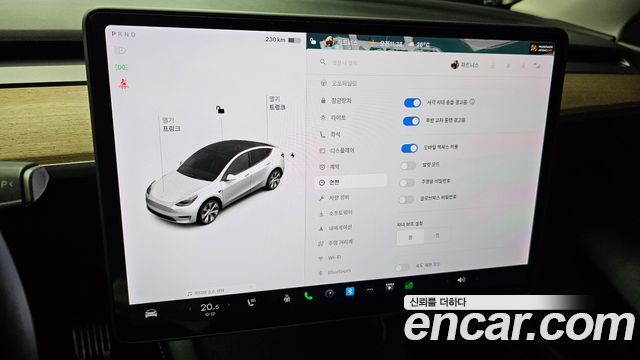 Tesla Model Y 2021 — photo 22
