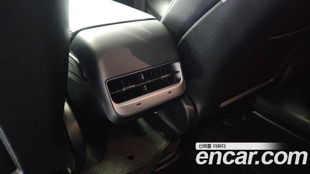 Tesla Model Y 2021 — photo 33