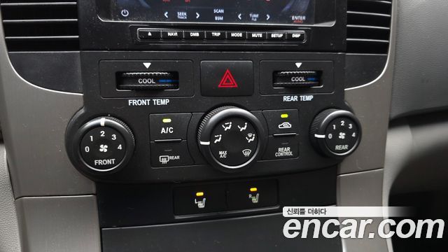 Kia Canival 2010 — photo 15