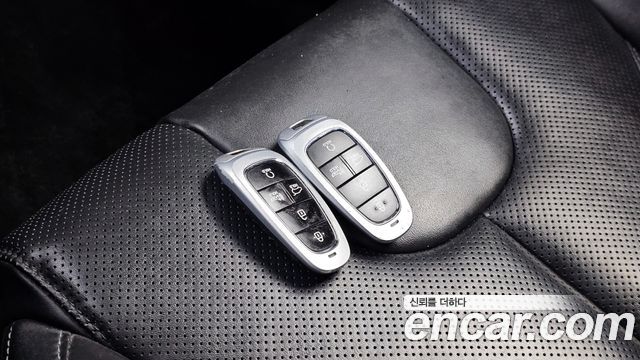 Hyundai Santafe 2021 — photo 18