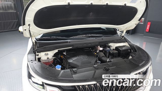 Kia Canival 2023 — photo 6