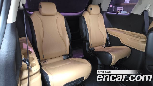 Kia Canival 2023 — photo 19