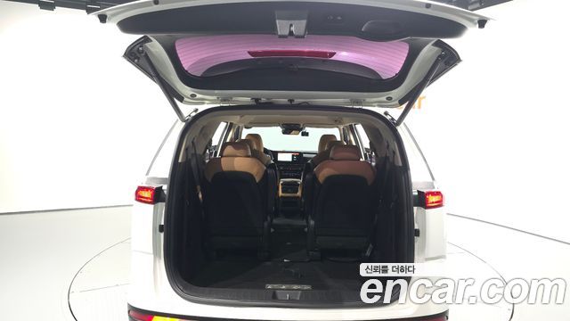 Kia Canival 2023 — photo 20