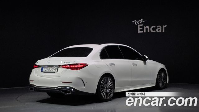Mercedes-Benz C-Class 2023 — photo 2