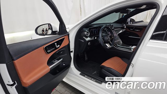 Mercedes-Benz C-Class 2023 — photo 10