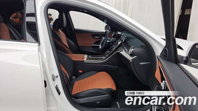 Mercedes-Benz C-Class 2023 — photo 11