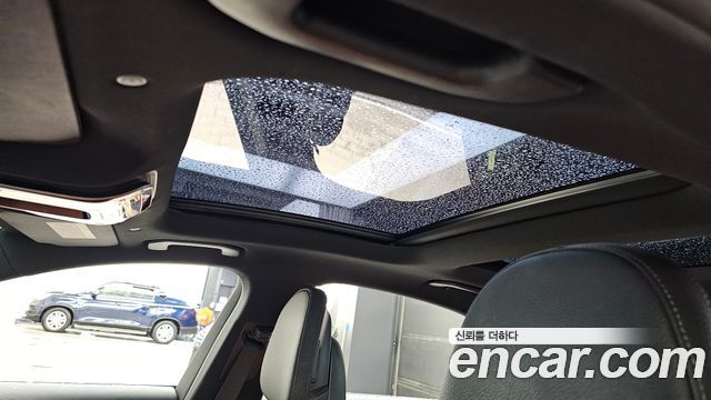 Mercedes-Benz C-Class 2023 — photo 19