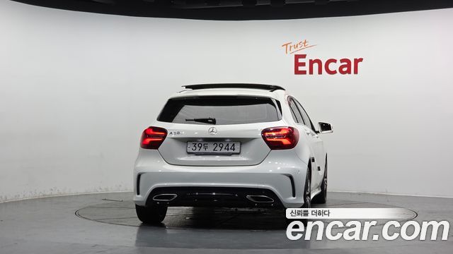 Mercedes-Benz A-Class 2018 — photo 4
