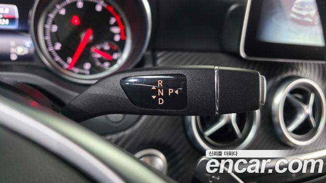 Mercedes-Benz A-Class 2018 — photo 9