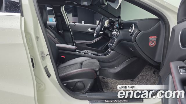 Mercedes-Benz A-Class 2018 — photo 11