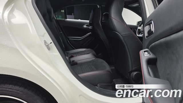 Mercedes-Benz A-Class 2018 — photo 12
