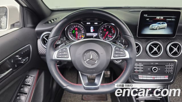 Mercedes-Benz A-Class 2018 — photo 13
