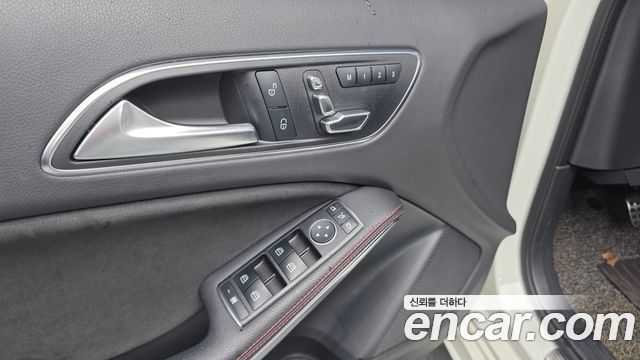 Mercedes-Benz A-Class 2018 — photo 14
