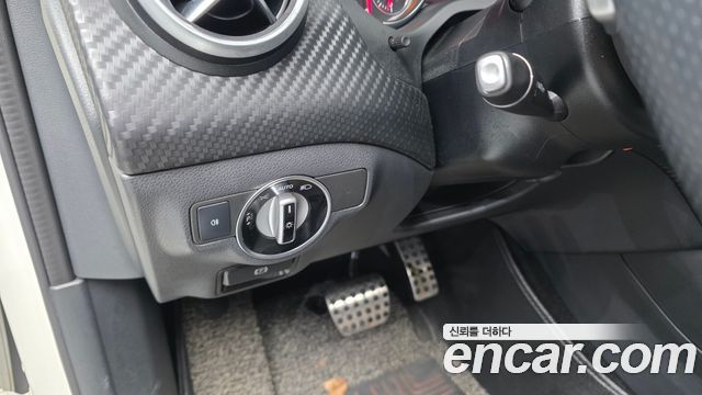 Mercedes-Benz A-Class 2018 — photo 15