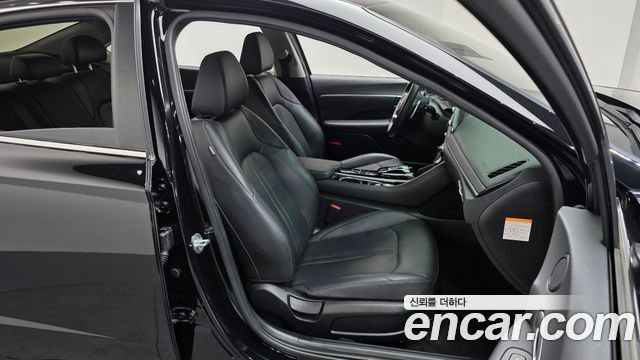 Hyundai Sonata 2022 — photo 17