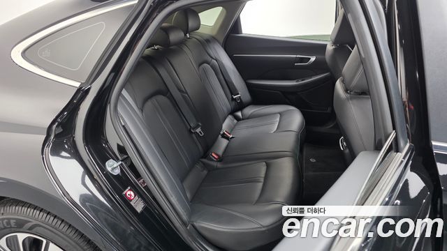 Hyundai Sonata 2022 — photo 16