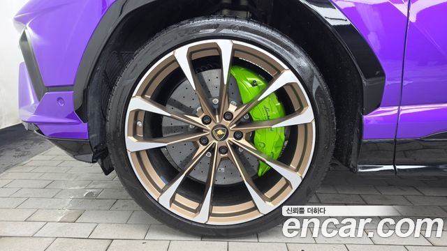 Lamborghini Urus 2023 — photo 5