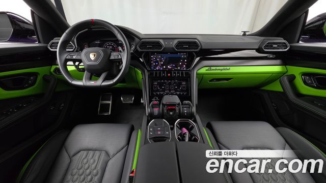 Lamborghini Urus 2023 — photo 10