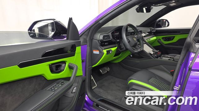 Lamborghini Urus 2023 — photo 13