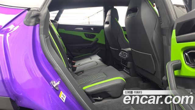 Lamborghini Urus 2023 — photo 18