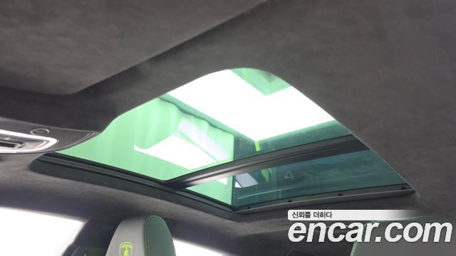 Lamborghini Urus 2023 — photo 24