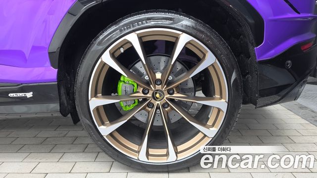 Lamborghini Urus 2023 — photo 7