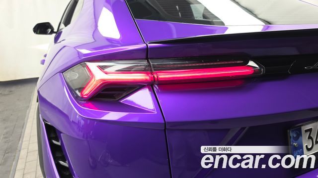 Lamborghini Urus 2023 — photo 9