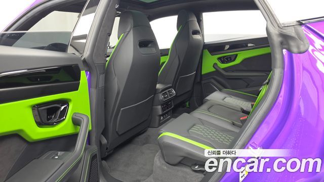 Lamborghini Urus 2023 — photo 16