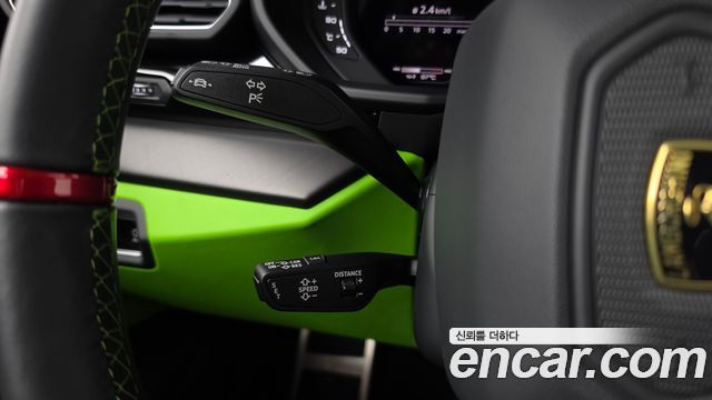 Lamborghini Urus 2023 — photo 28