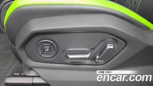 Lamborghini Urus 2023 — photo 32